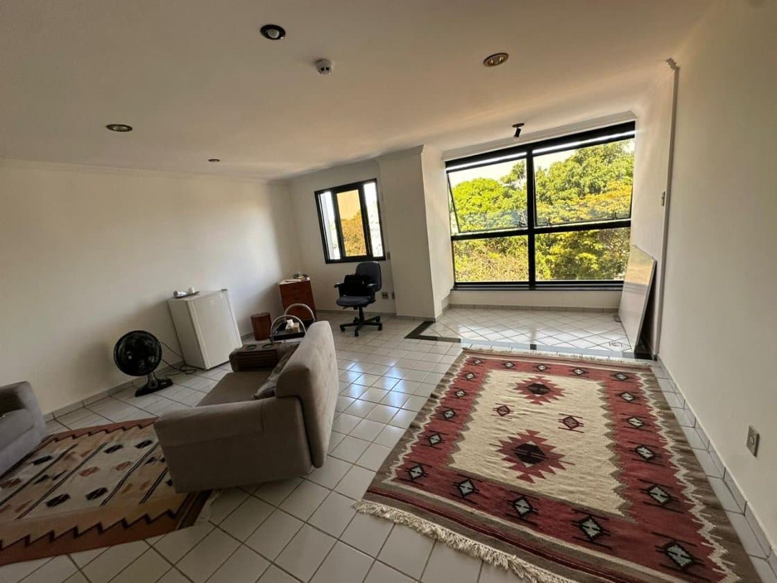 Sala Comercial de Canto e Mobiliada no Ed. San Marino